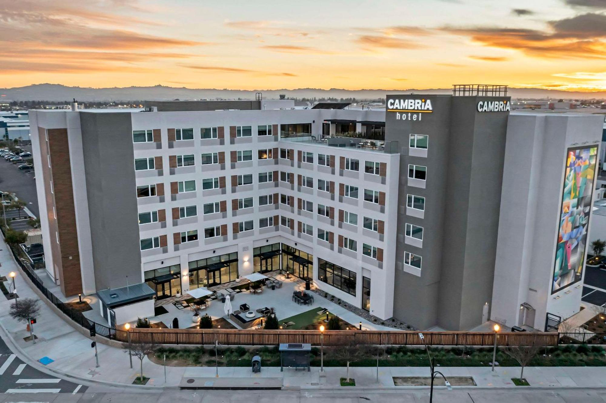 Cambria Hotel Burbank Airport מראה חיצוני תמונה