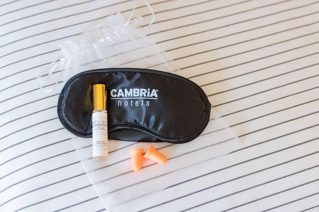 Cambria Hotel Burbank Airport חדר תמונה