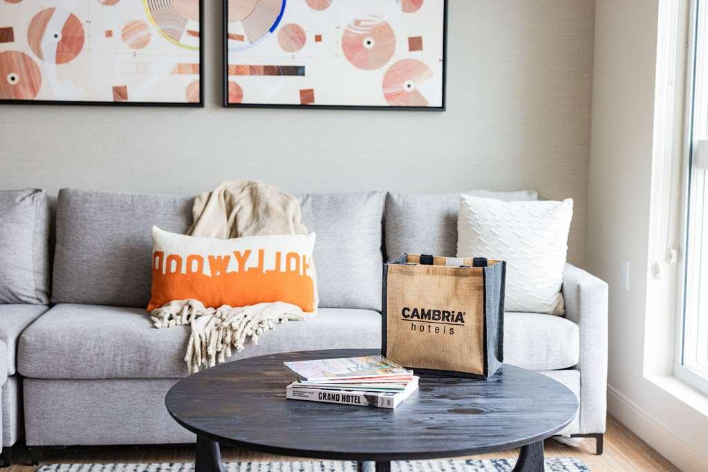 Cambria Hotel Burbank Airport חדר תמונה
